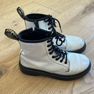 Dr. Martens 1460 J White Boot Size 3 boys 4 girls 34 EU